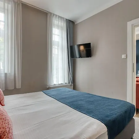 Art Novis Centrum Hotel 3*